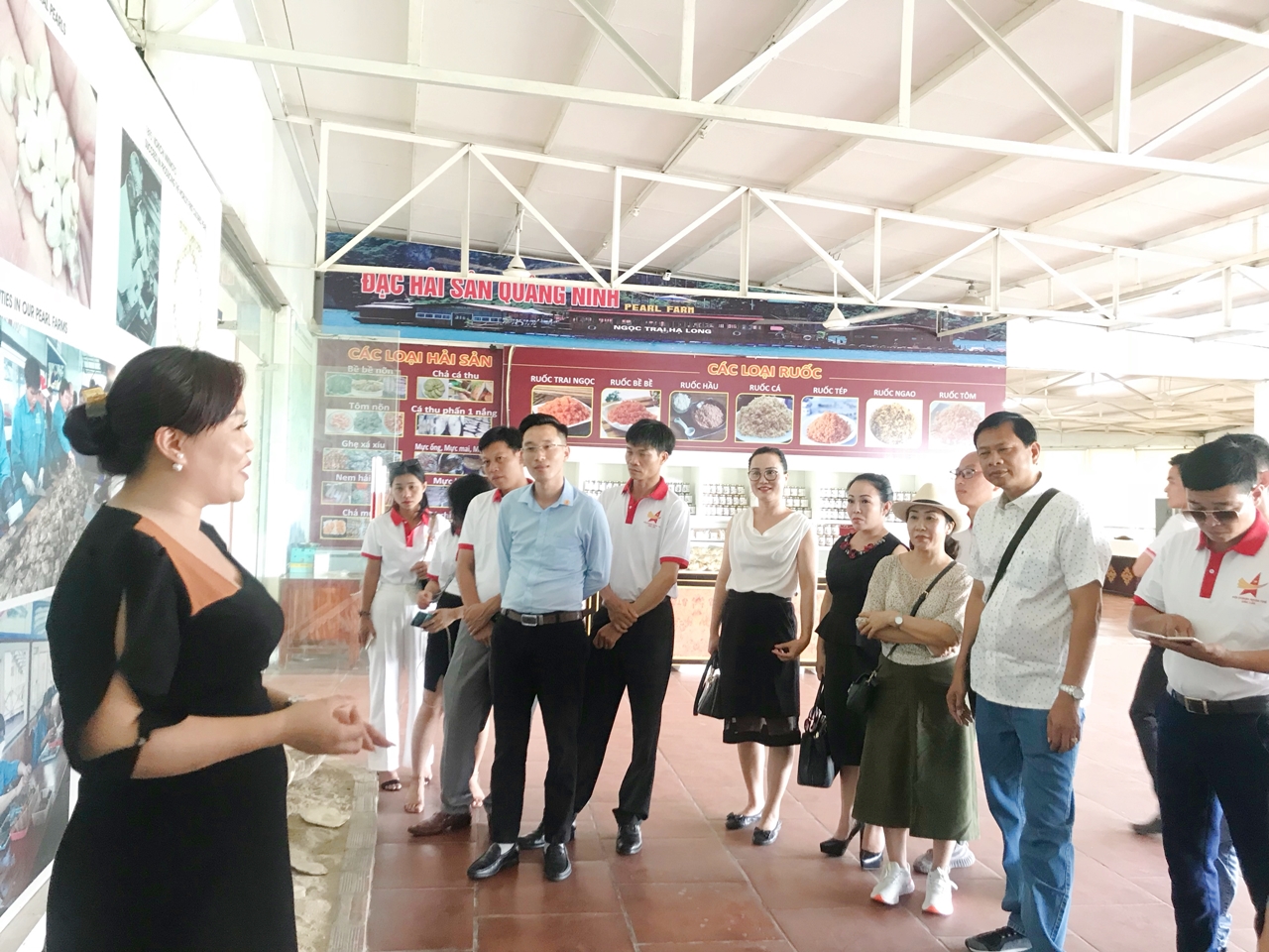 Hội Doanh nhân trẻ tỉnh Đắc Lắk đã đến thăm, tìm hiểu phát triển tại Công ty CP Ngọc Trai Hạ Long