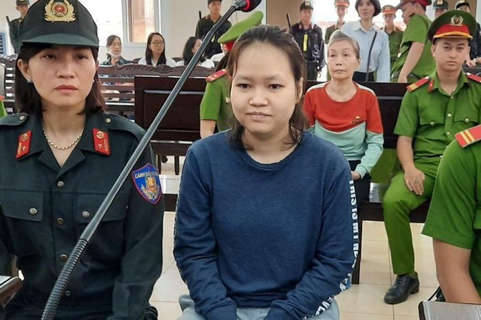 Bị cáo Phạm Thị Thiên Hà - chủ mưu vụ án giết người đổ bê tông - tại phiên tòa ngày 25-6