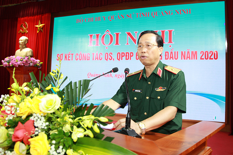 Thiếu tướng Nguyễn Khắc Dũng, Phó Tư lệnh Quân khu 3 phát biểu chỉ đạo tại hội nghị.