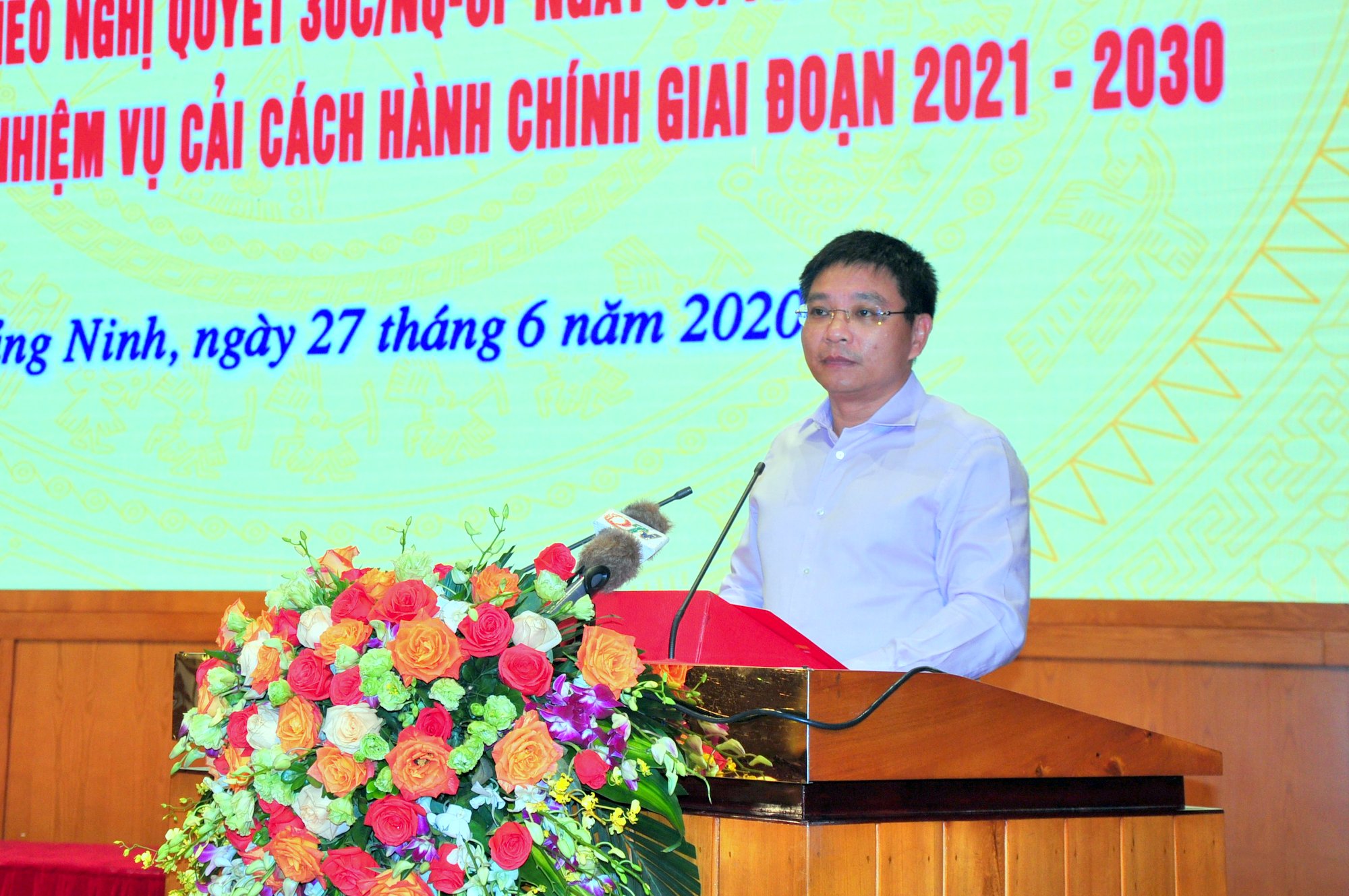 Đồng chí Nguyễn Văn Thắng, Phó Bí thư Tỉnh ủy, Chủ tịch UBND tỉnh phát biểu kết luận, tại cuộc làm việc với Sở VHTT tỉnh.