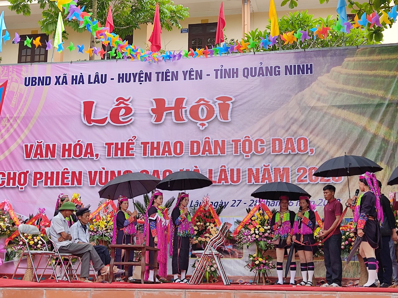 Lễ rước dâu trong đám cưới người dân tộc Dao Thanh Y