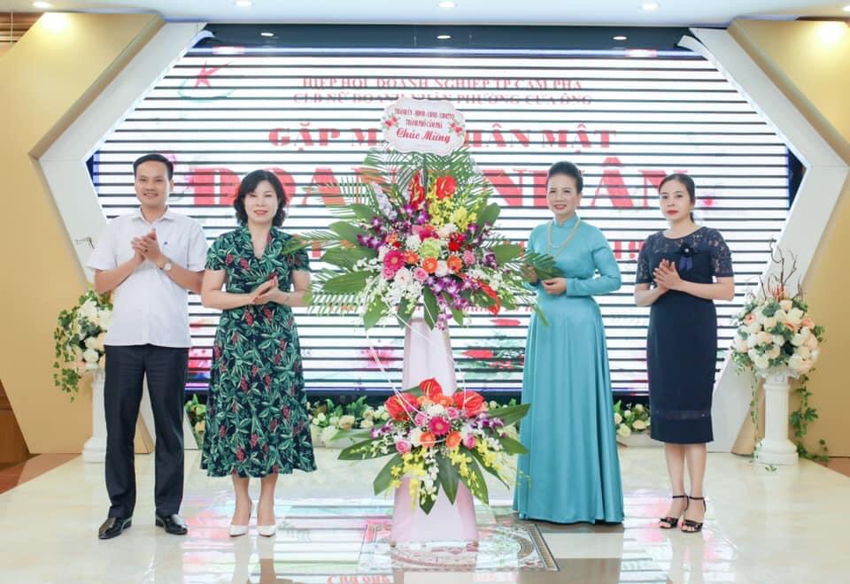 CLB Nữ doanh nhân phường Cửa Ông tổ chức gặp mặt các nữ doanh nhân trên địa bạn phường nhân dịp Ngày doanh nhân Việt Nam 13/10/2019