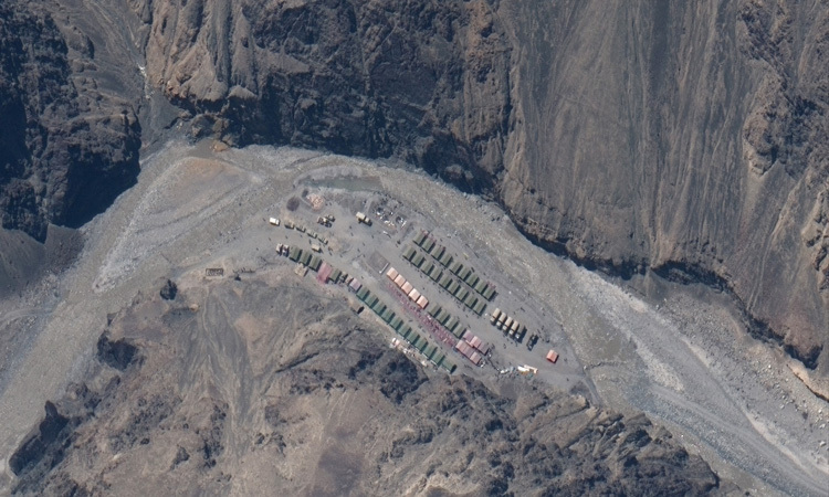 Ảnh vệ tinh cho thấy căn cứ của quân đội Trung Quốc ở thung lũng Galwan ngày 22/5. Ảnh: Reuters.