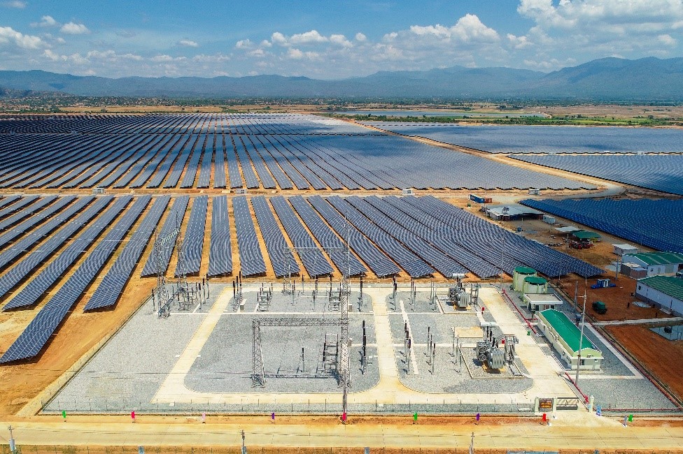 Cụm nhà máy điện mặt trời của BIM tại Ninh Thuận sản xuất khoảng 600 triệu kwh/năm, phục vụ gần 200.000 hộ dân, giảm thải gần 304.400 tấn CO2 mỗi năm (ảnh: BIM Group)