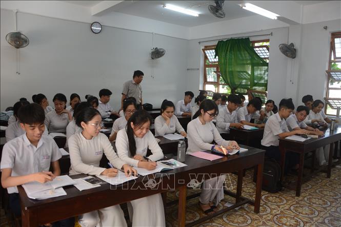Chú thích ảnh Học sinh các trường THPT ở Đà Nẵng ôn tập cho kỳ thi THPT. Ảnh minh họa: Văn Dũng/TTXVN
