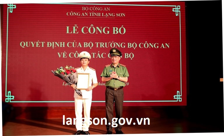 Thượng tướng Nguyễn Văn Thành trao quyết định tân GĐ Công an tỉnh Lạng Sơn