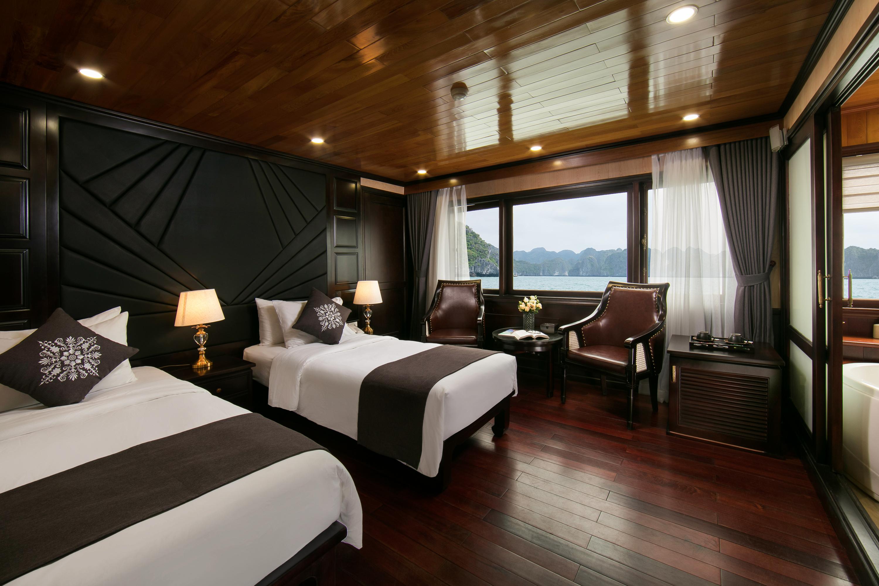 Phần lớn nội thất trên tàu nghỉ đêm được thiết kế hiện đại, sang trọng và đẳng cấp.