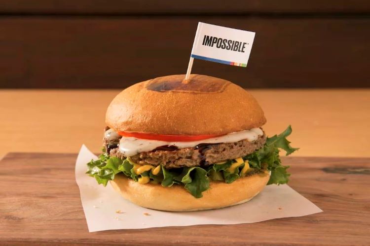 Món bánh hamburger in 3D Impossible Burger. Ảnh: cnet.com