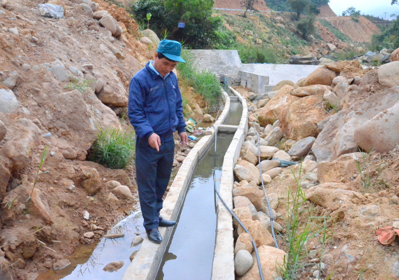Hệ thống kênh tưới Nà Lỳ, thôn Nà Ếch, xã Húc Động góp phần đảm bảo việc tưới tiêu cho vùng sản xuất nguyên liệu tập trung gần 93ha trồng cây dong riềng tại đây.