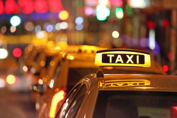 Xe taxi là một trong những phương tiện sẽ có biển số màu vàng khi đăng ký mới