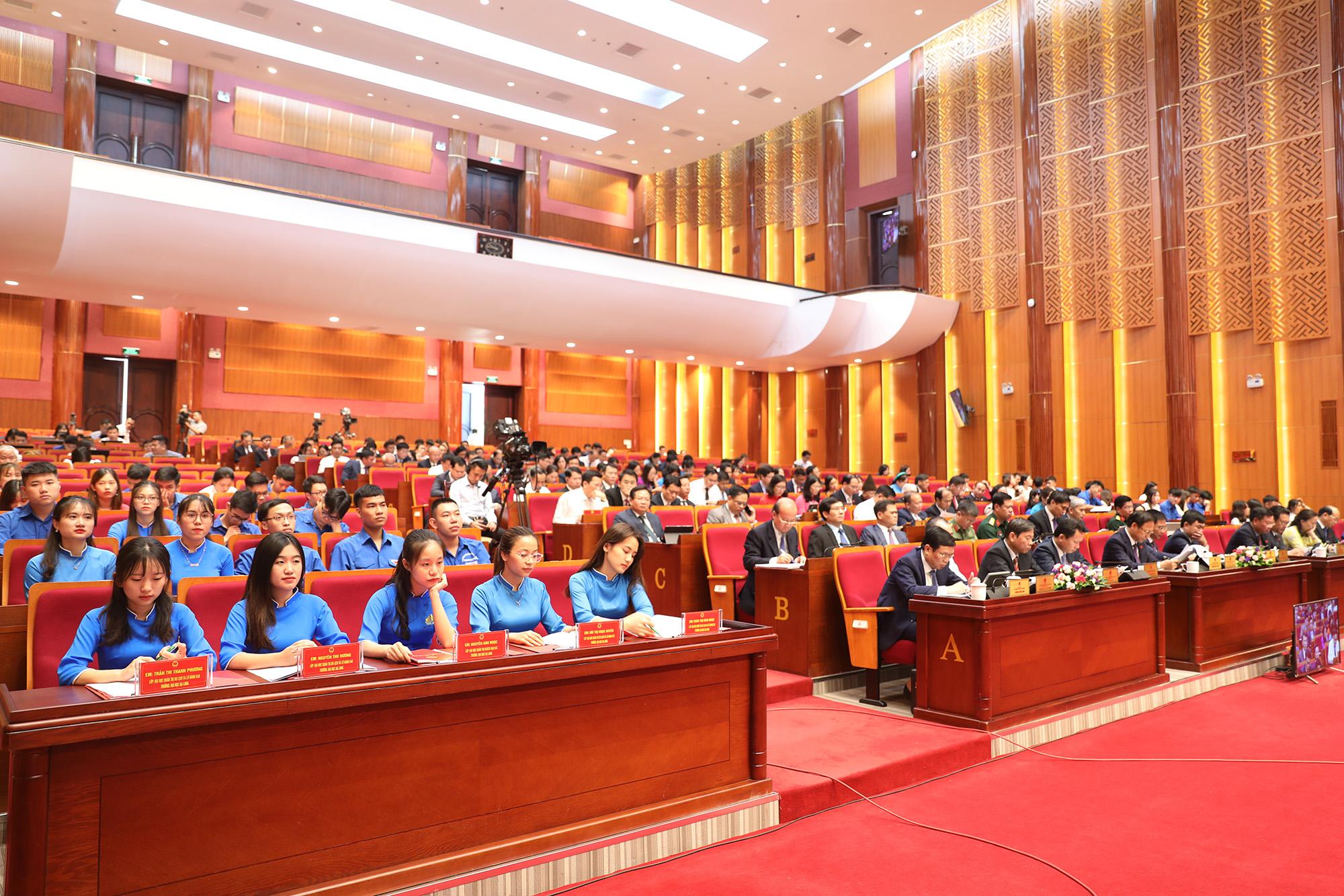 Quang cảnh phiên họp sáng ngày 8/7 của Kỳ họp thứ 18, HĐND tỉnh khóa XIII.