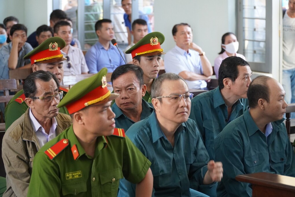 Các bị cáo tại phiên tòa sáng 9/7. Ảnh: Việt Quốc.