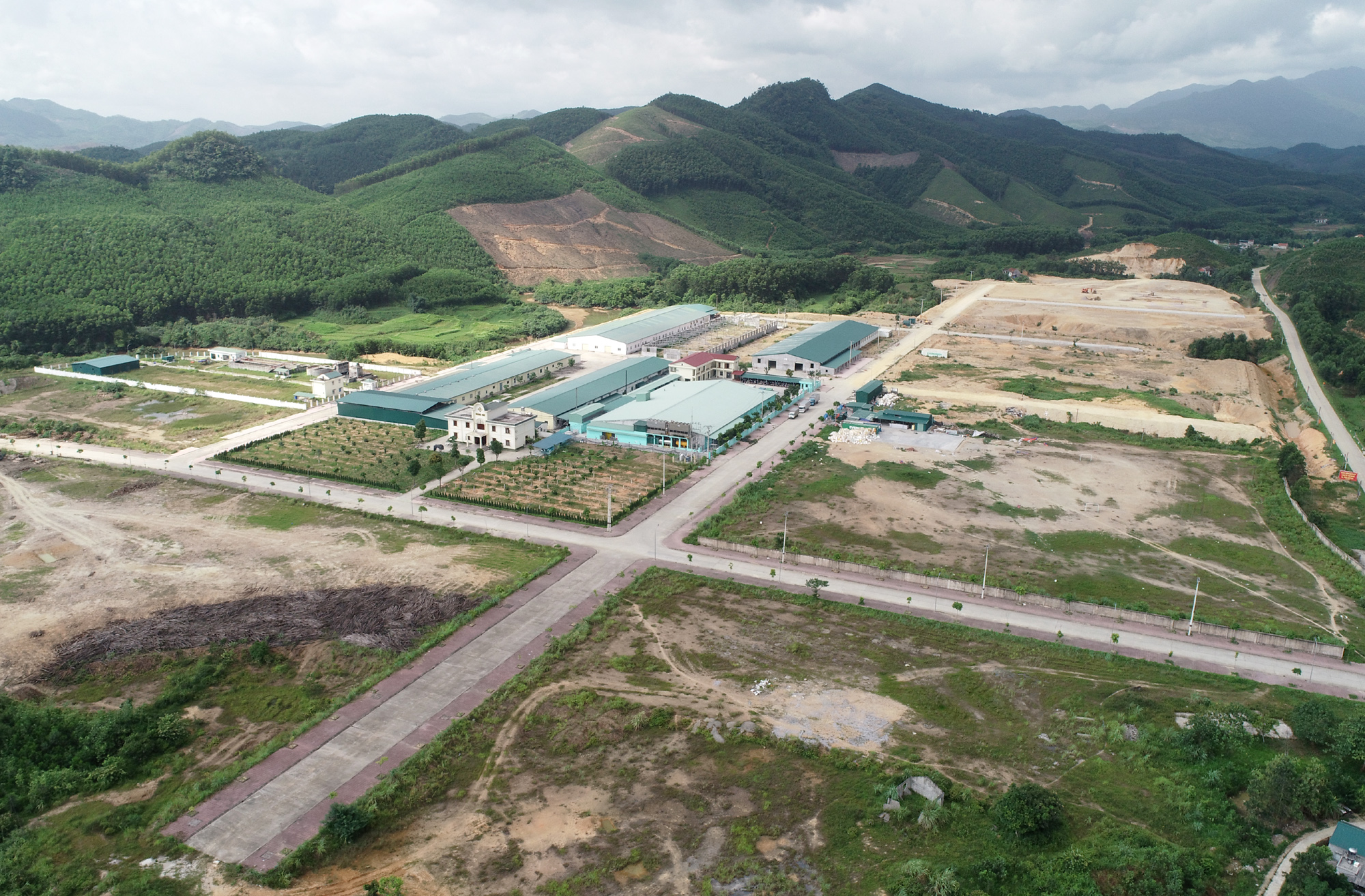 Cụm công nghiệp Nam Sơn, huyện Ba Chẽ do Công ty CP Hoàng Thái làm chủ đầu tư. Ảnh: Mạnh Trường