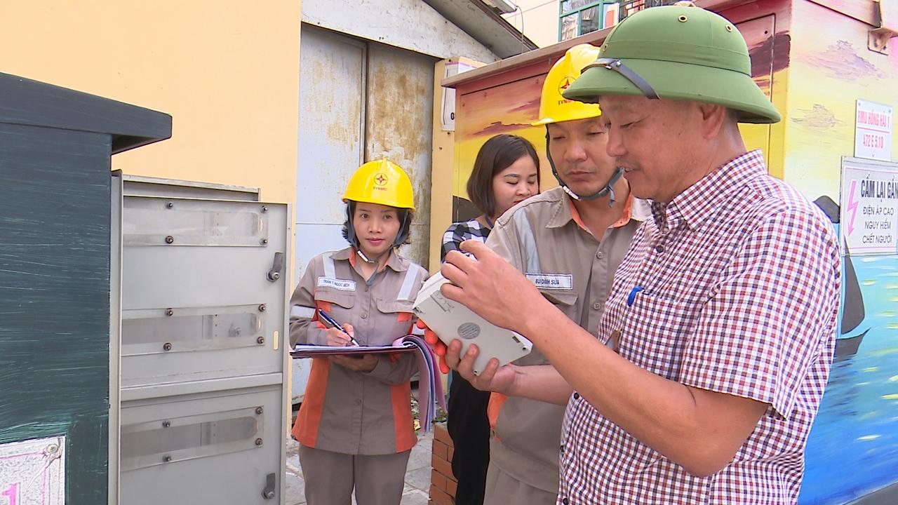 Đoàn kiểm tra liên ngành kiểm tra ngẫu nhiên công tơ điện trên địa bàn TP Hạ Long.
