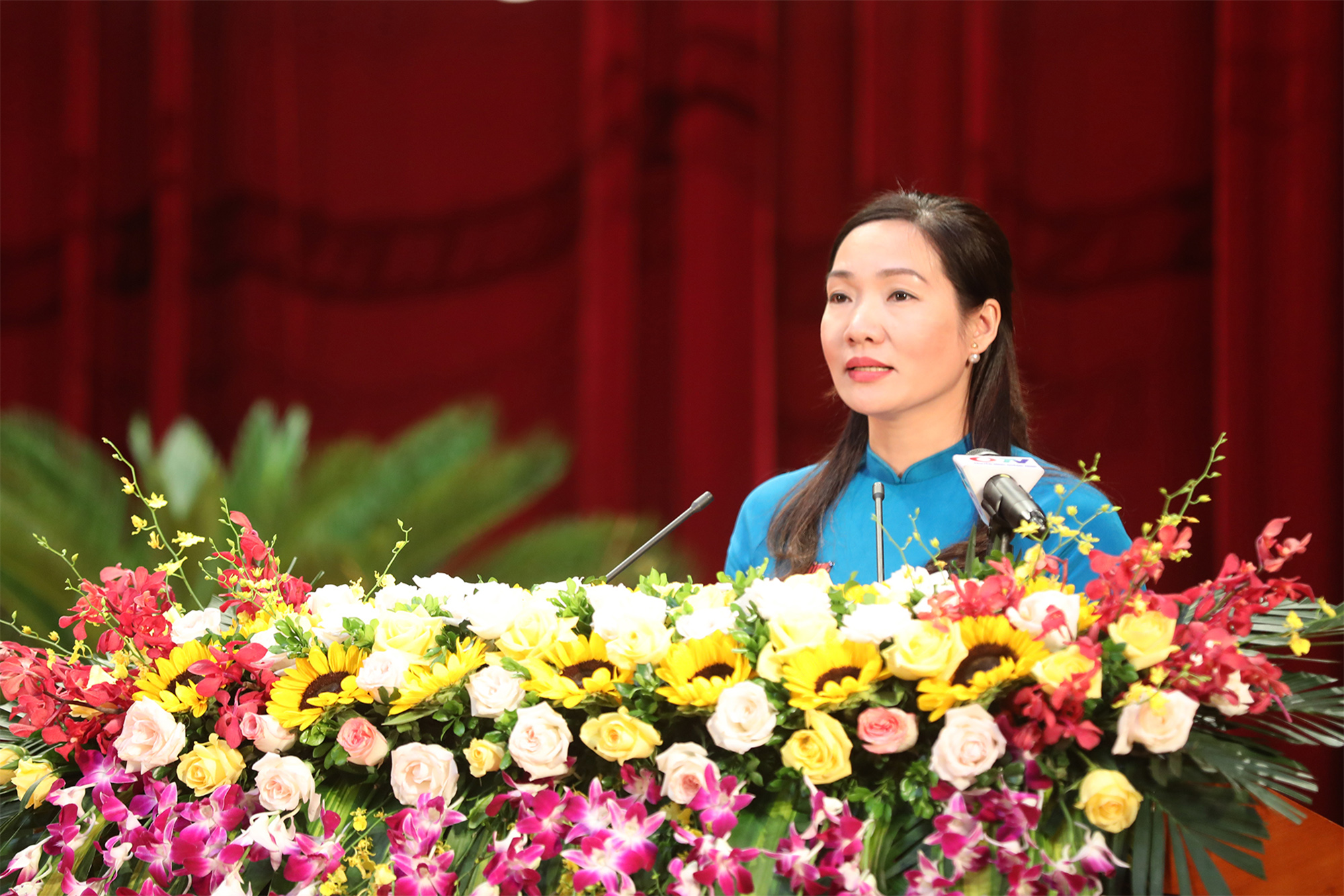 Đồng chí Nguyễn Thị Hạnh đã trúng cử chức danh Phó Chủ tịch UBND tỉnh khóa XIII, nhiệm kỳ 2016-2021.