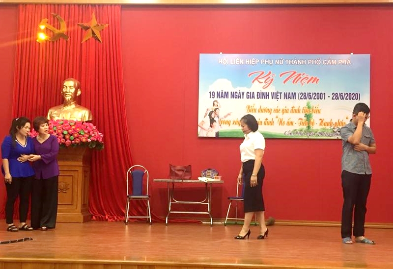 Tiểu phẩm về xây dựng hạnh phúc gia đình nhân Kỷ niệm Ngày gia đình Việt Nam 28/6/2020 do Hội LHPN TP Cẩm Phả tổ chức