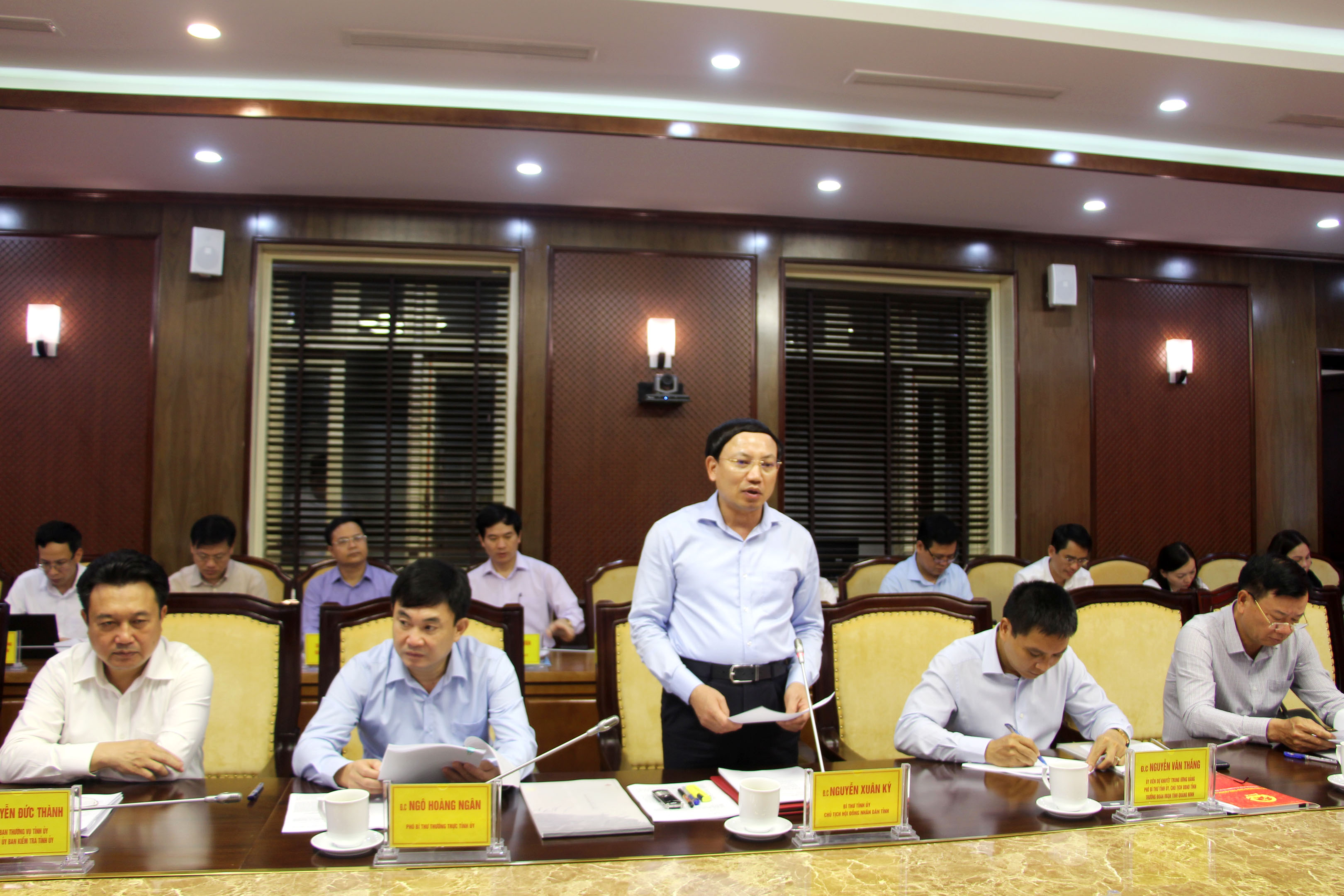 Đồng chí Nguyễn Xuân Ký, Bí thư Tỉnh ủy, Chủ tịch HĐND tỉnh, phát biểu tại buổi làm việc.