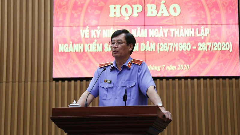 Ông Trần Công Phàn - Phó viện trưởng Viện KSND Tối cao chủ trì họp báo.