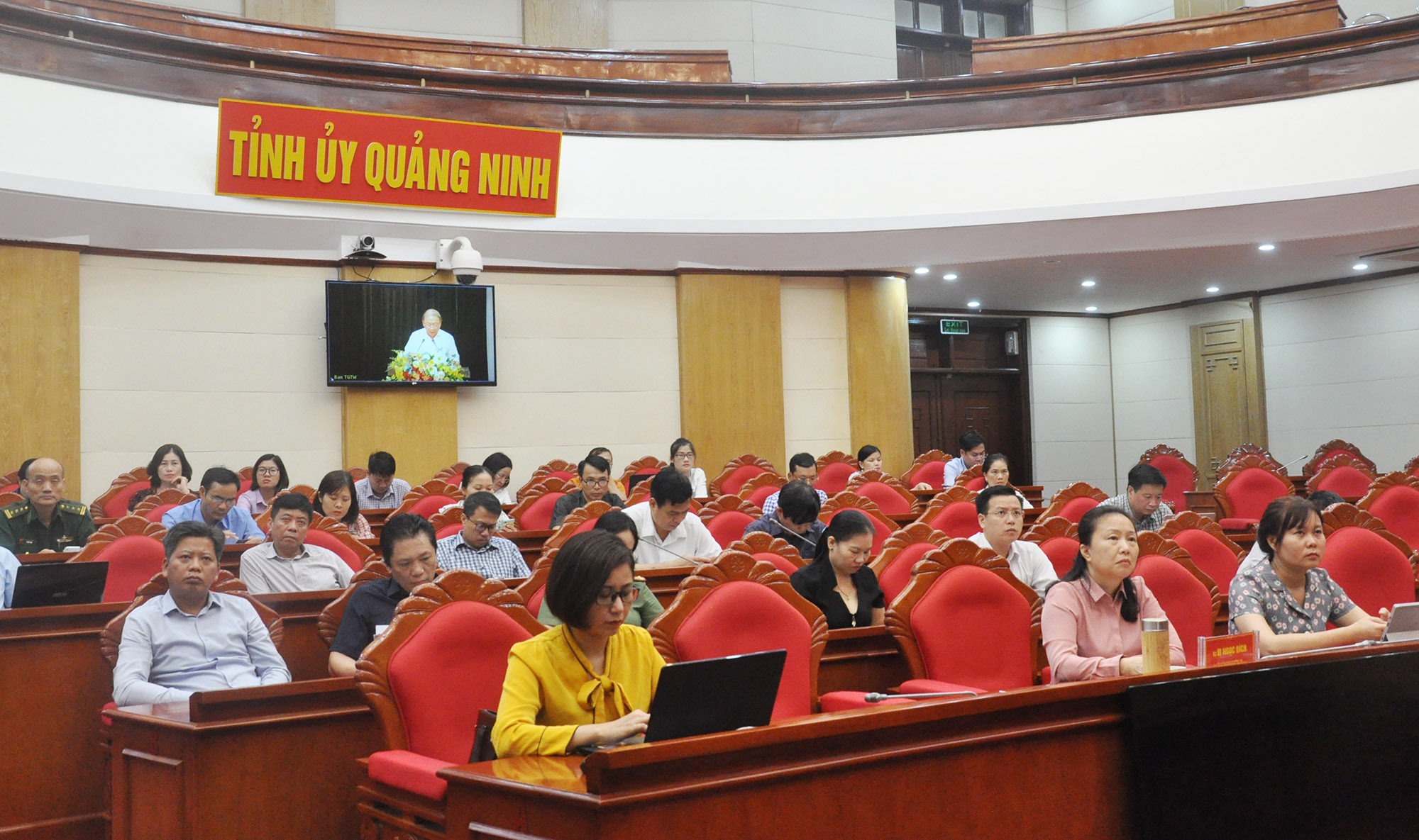 Các đại biểu dự tại điểm cầu Quảng Ninh.