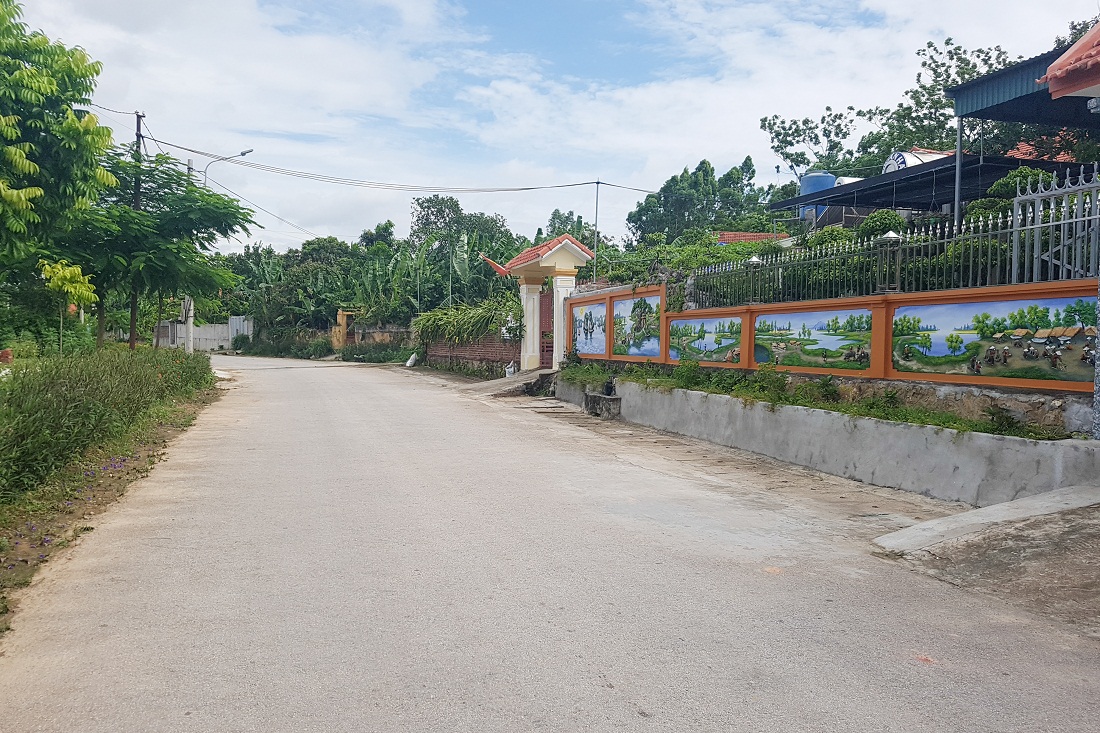 Tuyến đường NTM kiểu mẫu ở thôn 14, xã Hiệp Hòa, thị xã Quảng Yên