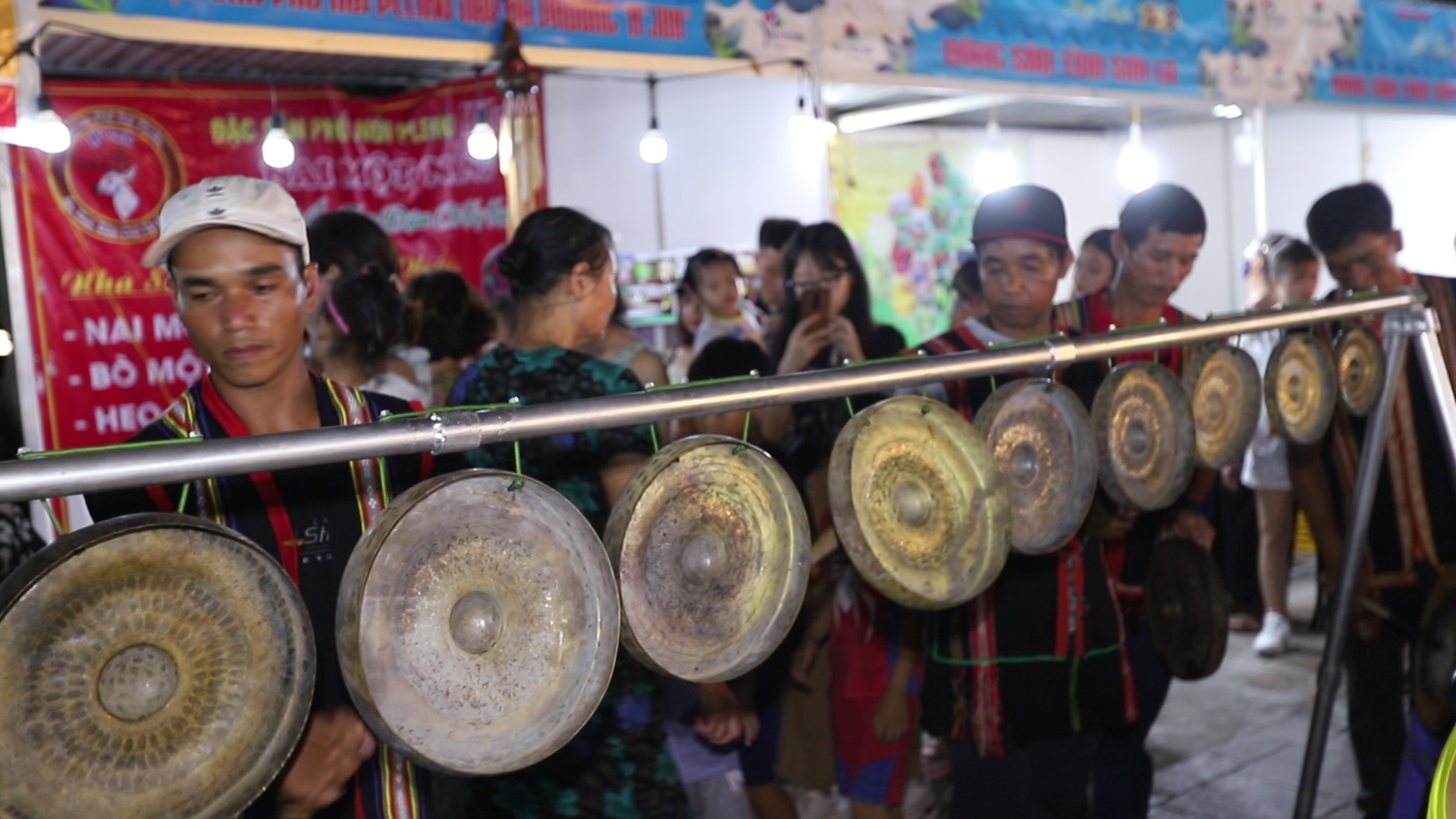 Gia Lai mang tới Liên hoan Ẩm thực Quảng Ninh 2020 cồng chiêng Tây Nguyên.