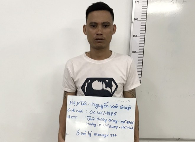 Đối tượng Nguyễn Văn Giáp đang bị tạm giữ hình sự về hành vi chứa mại dâm