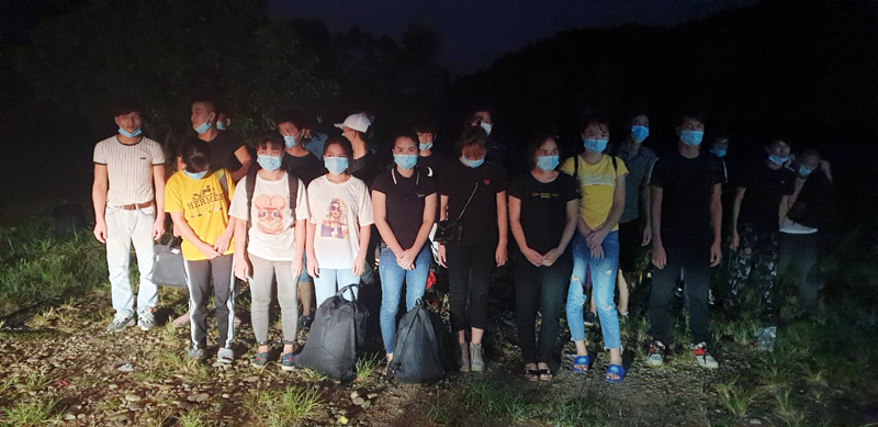 Nhóm 29 người nhập cảnh trái phép bị Tổ tuần tra kiểm soát của Đồn Biên phòng Bắc Sơn bắt giữ.