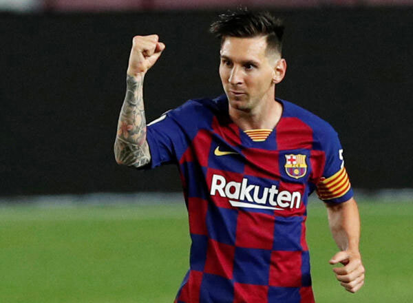 Messi đang giảm sút phong độ do tuổi tác, nhưng vẫn là Vua phá lưới và Vua kiến tạo La Liga mùa vừa qua. Ảnh: Reuters.