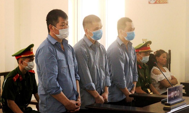 Ba bị cáo Bằng, Thủy và Vân bị Tòa án nhân dân tỉnh Bắc Kạn tuyên phạt tử hình tại phiên tòa sơ thẩm hôm 29/7 trước đó (Ảnh: Quốc Huy).
