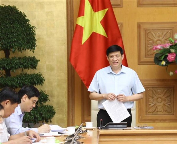 Quyền Bộ trưởng Bộ Y tế Nguyễn Thanh Long phát biểu tại cuộc họp. (Ảnh: Văn Điệp/TTXVN)