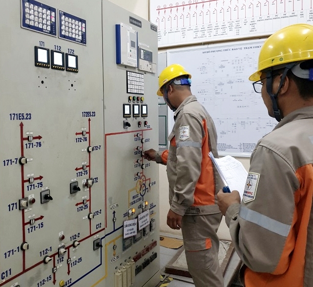 Công ty Điện lực Quảng Ninh tổ chức đóng điện máy biến áp T2 trạm biến áp 110kV Tràng Bạch (TX Đông Triều).