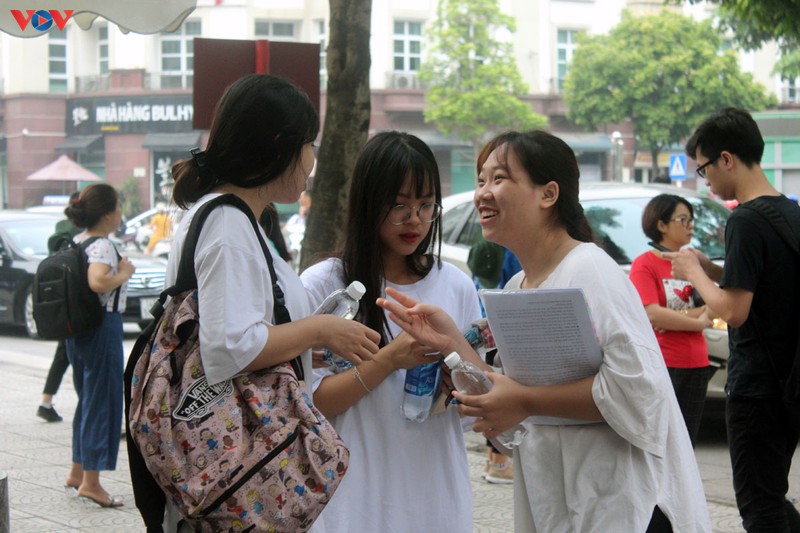 -Các trường ĐH đang tính số lượng hồ sơ đăng ký xét tuyển của thí sinh vùng dịch như Đà Nẵng, Quảng Nam để đưa ra chỉ tiêu tuyển sinh riêng cho nhóm này.