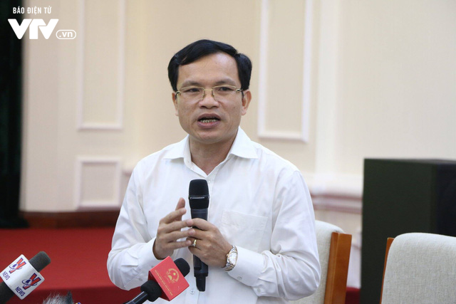 TS Mai Văn Trinh, Cục trưởng Cục Quản lý chất lượng cho hay, đề thi đợt 2 sẽ được xây dựng theo cách thức của đề thi đợt 1 và cũng lấy từ ngân hàng đề thi.