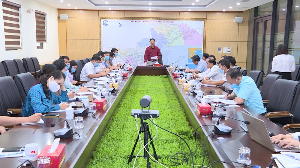Đồng chí Đặng Huy Hậu, Phó Chủ tịch Thường trực UBND tỉnh chỉ đạo tại buổi làm việc