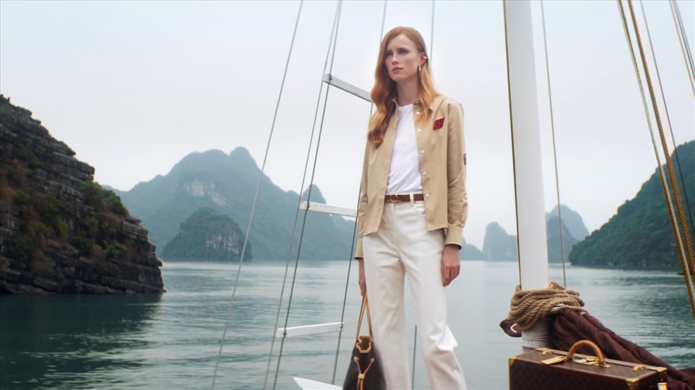 Vịnh Hạ Long xuất hiện trong chiến dịch quảng cáo toàn cầu năm 2019 của hãng thời trang Louis Vuitton (video: https://www.youtube.com/watch?v=inarhG1jgso)