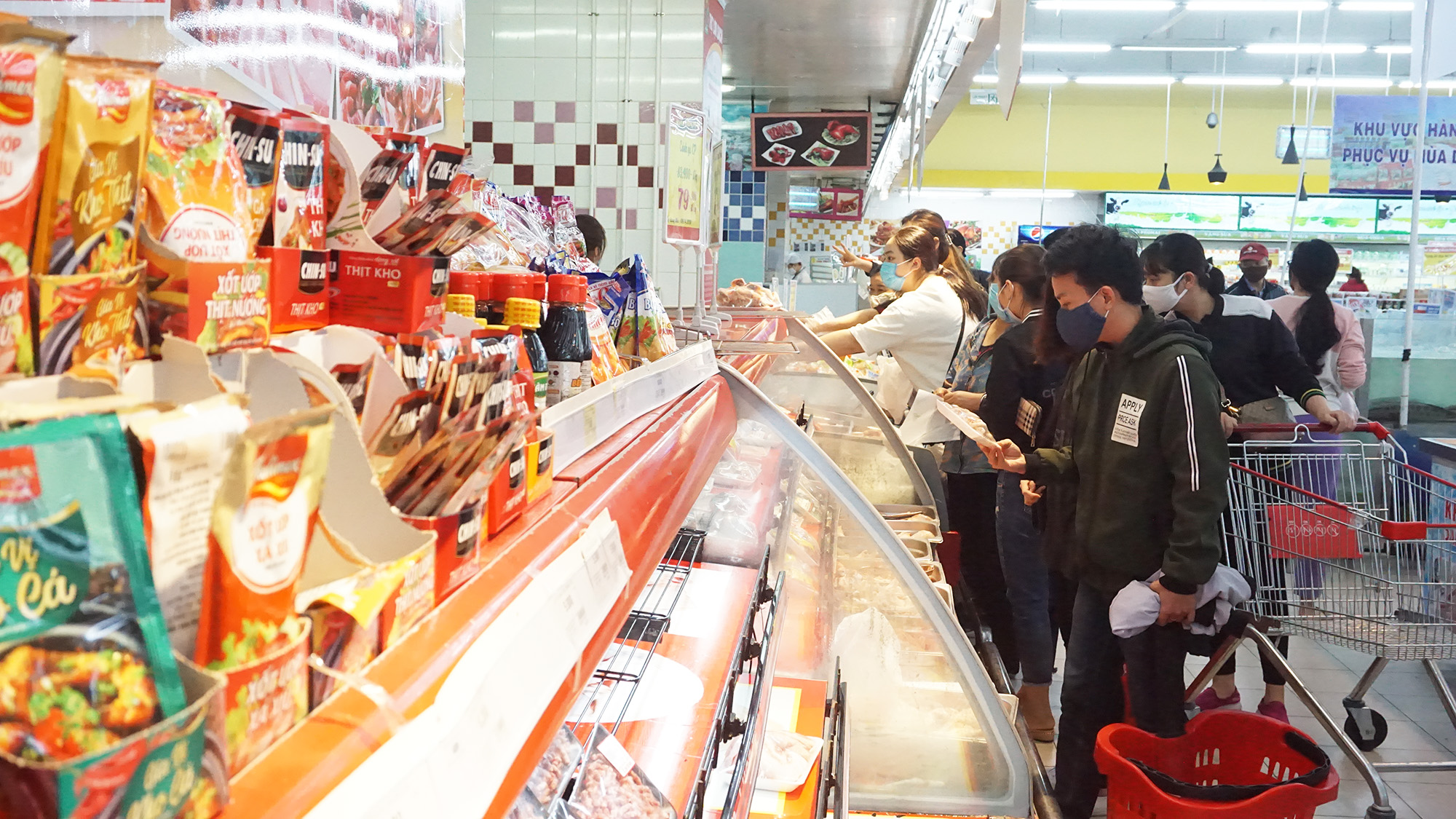 giá cả các mặt hàng thịt lợn tươi ở tại Big C Hạ Long sẽ giảm từ 25.000 – 30.000 đồng/kg so với thị trường.