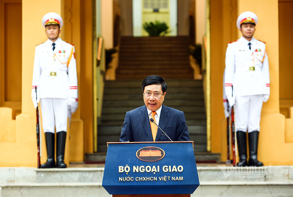 Phó Thủ tướng, Bộ trưởng Ngoại giao Phạm Bình Minh phát biểu tại lễ thượng cờ nhân kỷ niệm 53 năm thành lập ASEAN. Ảnh: P.Hải