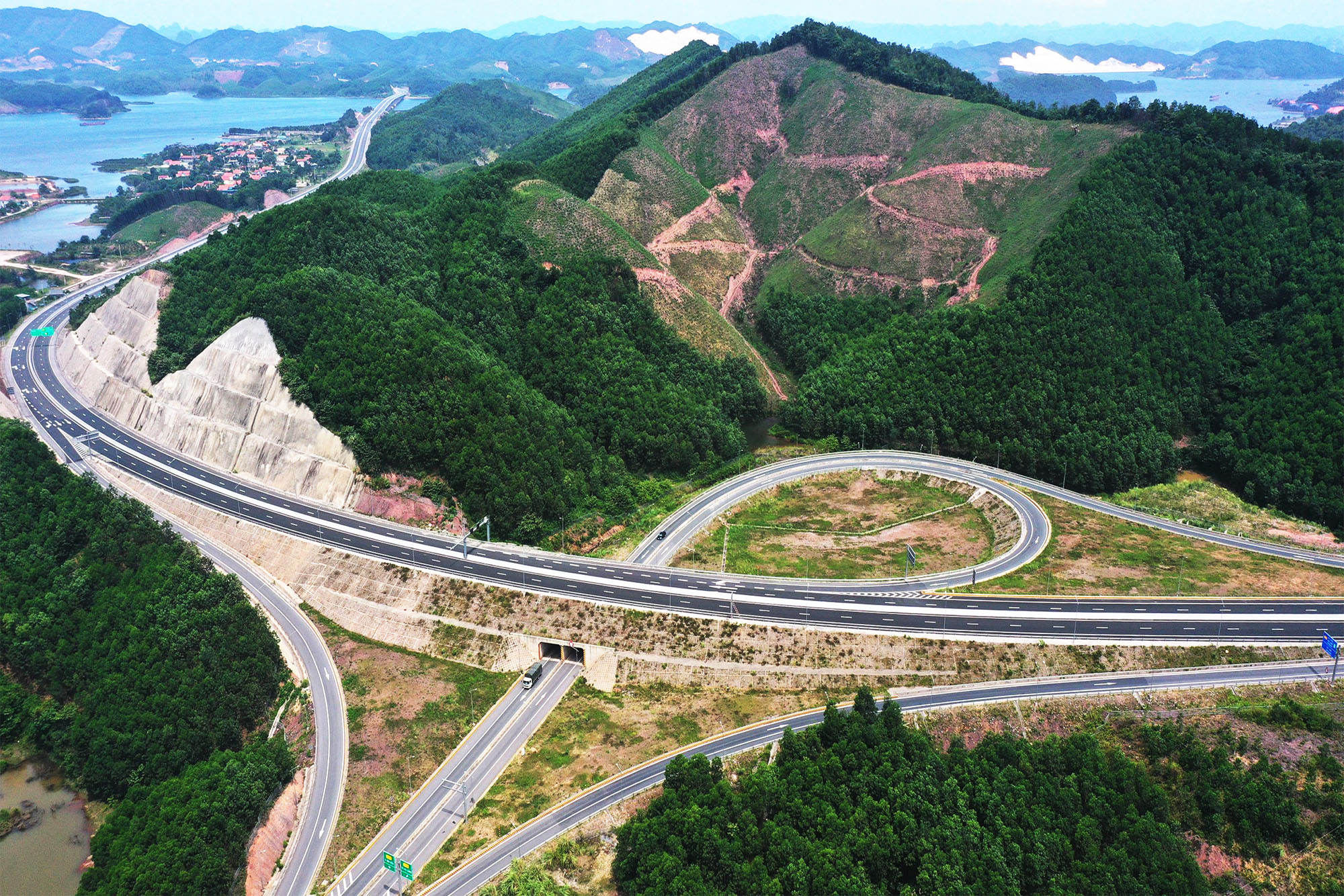 Cao tốc Hạ Long - Vân Đồn đưa vào khai thác đầu năm 2019