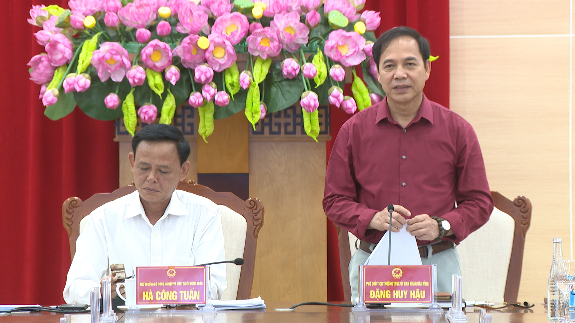 Đồng chí Đặng Huy Hậu, Phó Chủ tịch Thường trực UBND tỉnh phát biểu tại buổi làm việc.