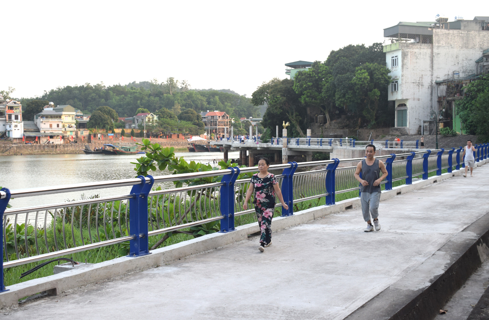Cầu đi bộ bờ sông Tiên Yên, công trình được đưa vào sử dụng năm 2020.