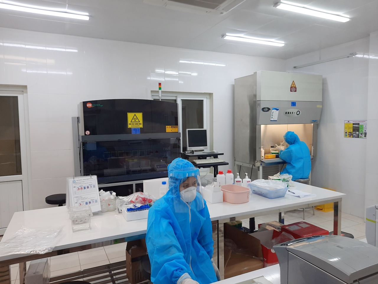 Xét nghiệm virus SARS-CoV-2 tại CDC Quảng Ninh. Xét nghiệm virus SARS-CoV-2 tại CDC Quảng Ninh.