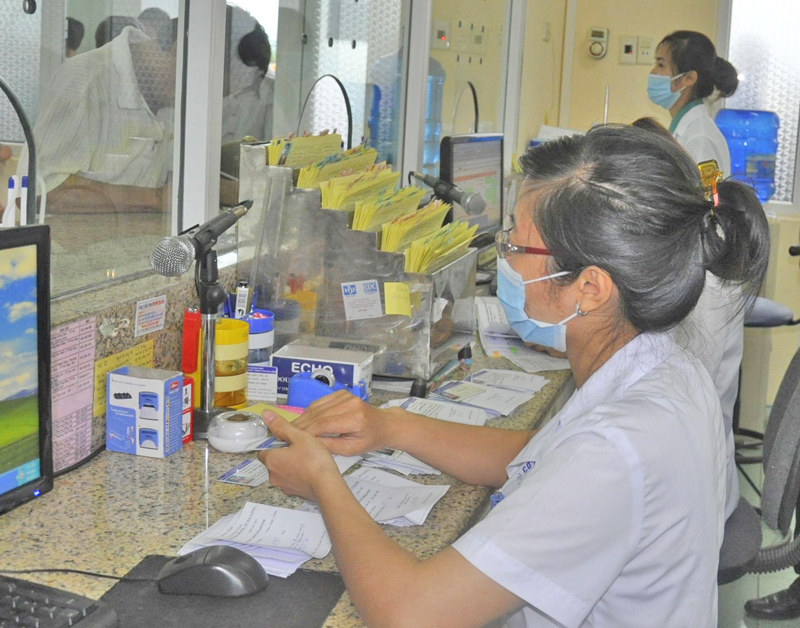 Cấp phát methadone cho bệnh nhân uống tại chỗ tại Cơ sở Điều trị Methadone ở phường Hà Khánh, TP Hạ Long