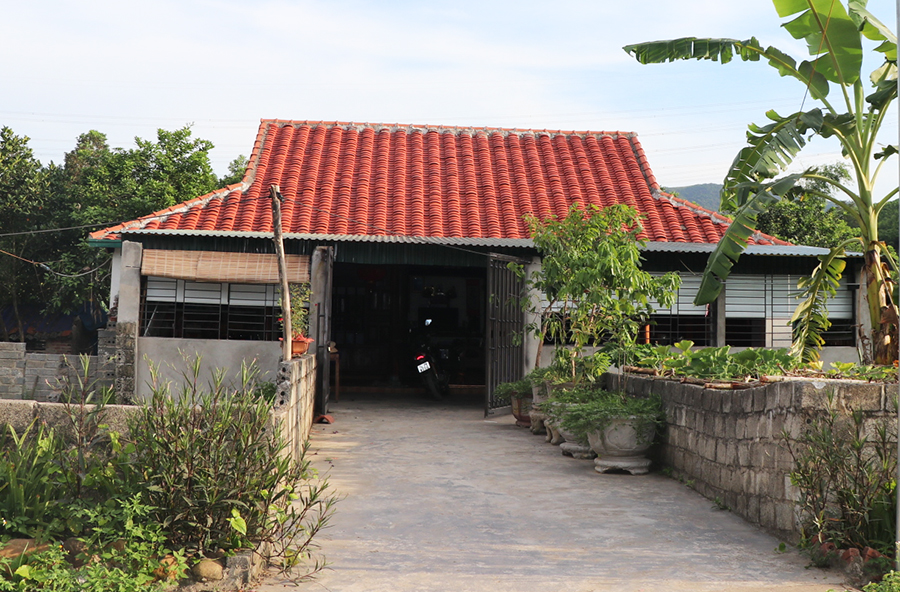 Một ngôi nhà tại xã Bằng Cả (TP Hạ Long) được phục dựng theo kiến trúc nhà truyền thống người Dao.