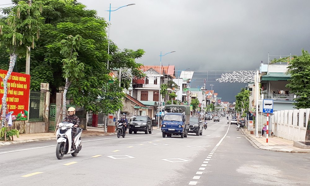 Tuyến đường đường 326 đi qua địa bàn được Chi hội CCB các khu dân cư phường Hoành Bồ quản lý.