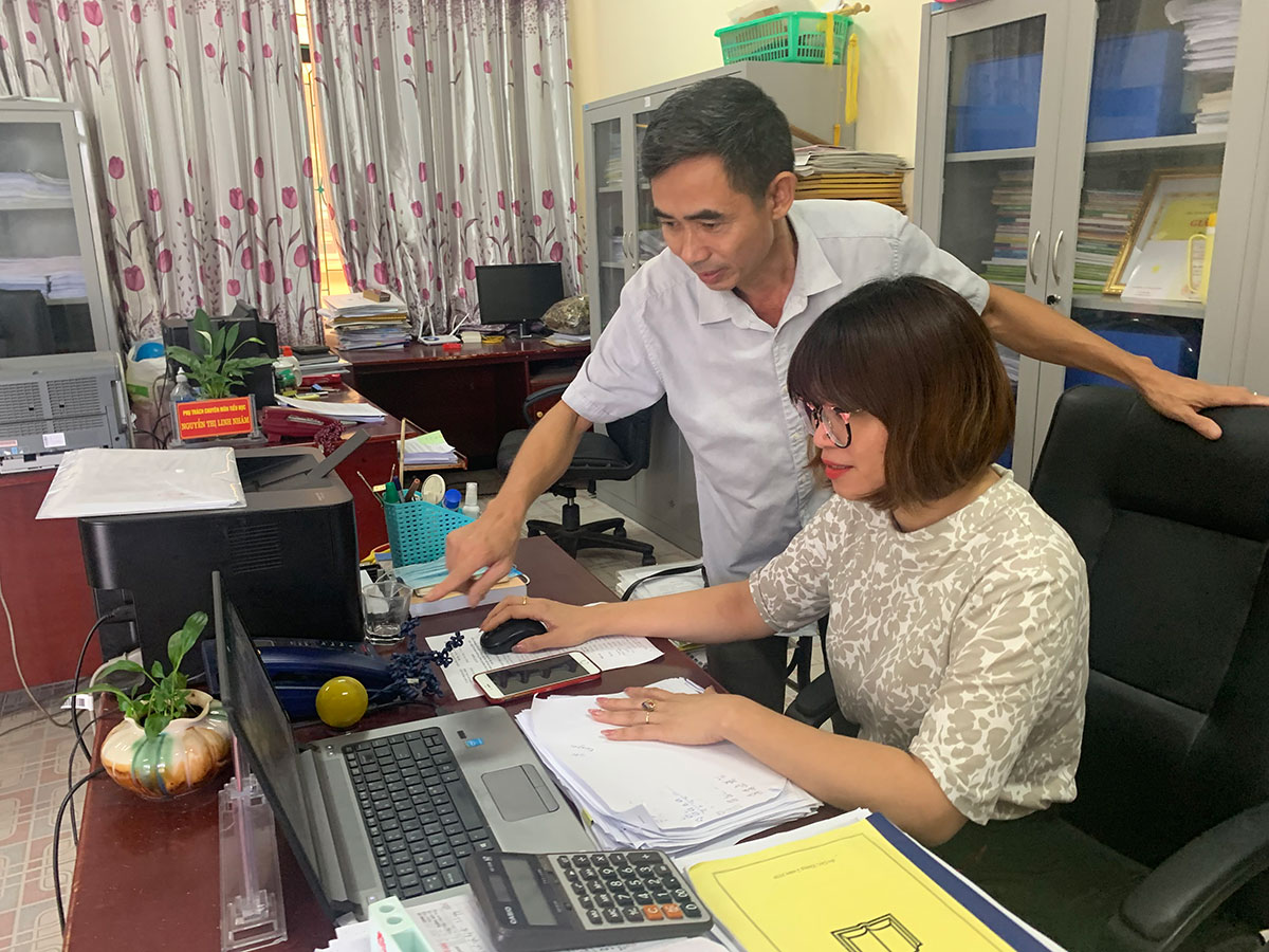 Tiến hành kiểm tra danh sách các trường đăng ký tập huấn qua hệ thống trực tuyến của Sở Giáo dục - Đào tạo Quảng Ninh. 