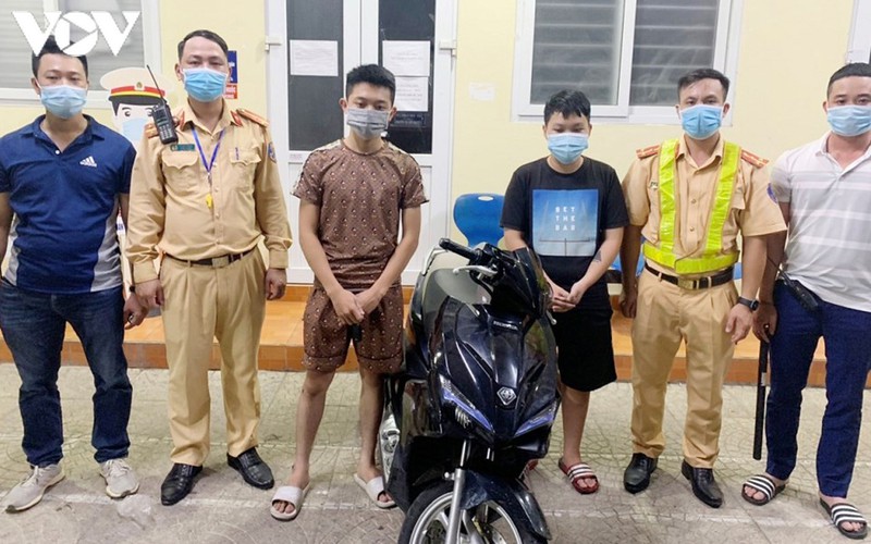  Đội CCSGT-TT Công an quận Hồng Bàng phối hợp bắt giữ nhóm đối tượng lạng lách đánh võng tại trung tâm TP Hải Phòng