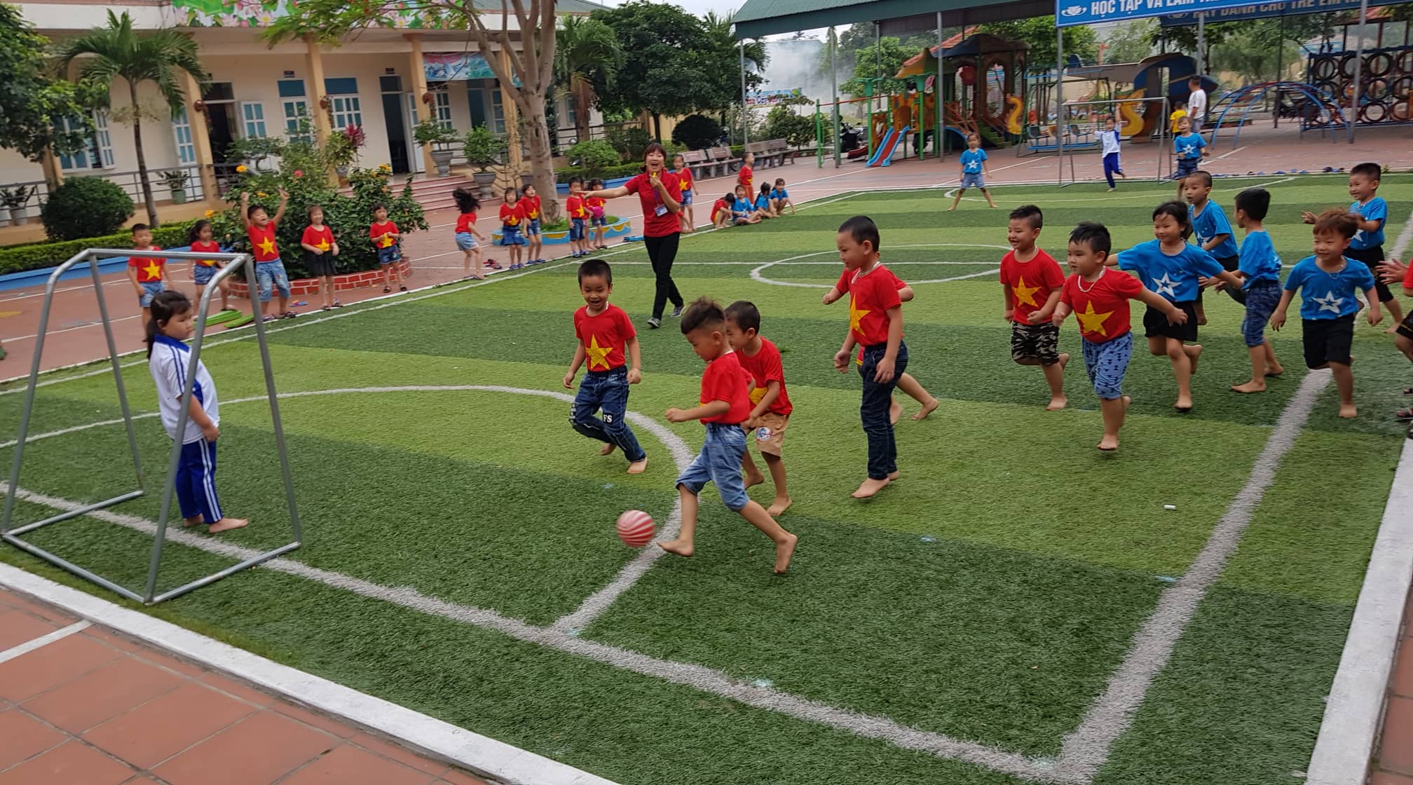 Trẻ được tham gia các hoạt động thể chất.