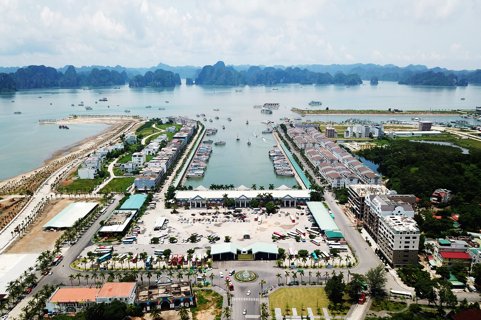 Cảng tàu khách quốc tế Tuần Châu có thể tiếp nhận cùng lúc 2.000 tàu du lịch - cửa ngõ đến di sản - kỳ quan thế giới Vịnh Hạ Long