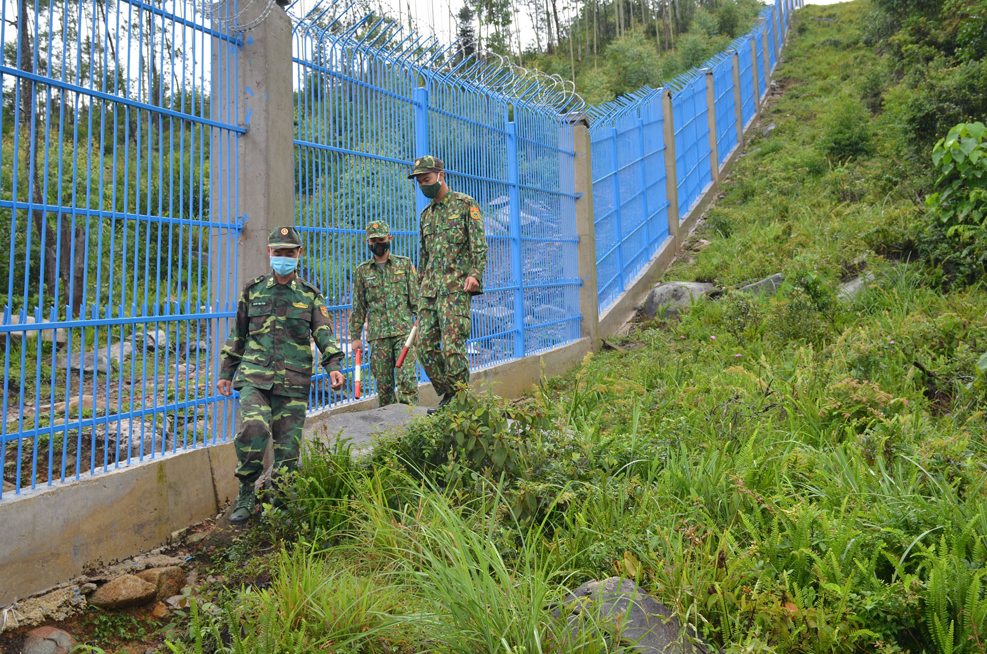 CBCS Đồn Biên phòng Quảng Đức (huyện Hải Hà) tuần tra bảo vệ đường biên, cột mốc biên giới.