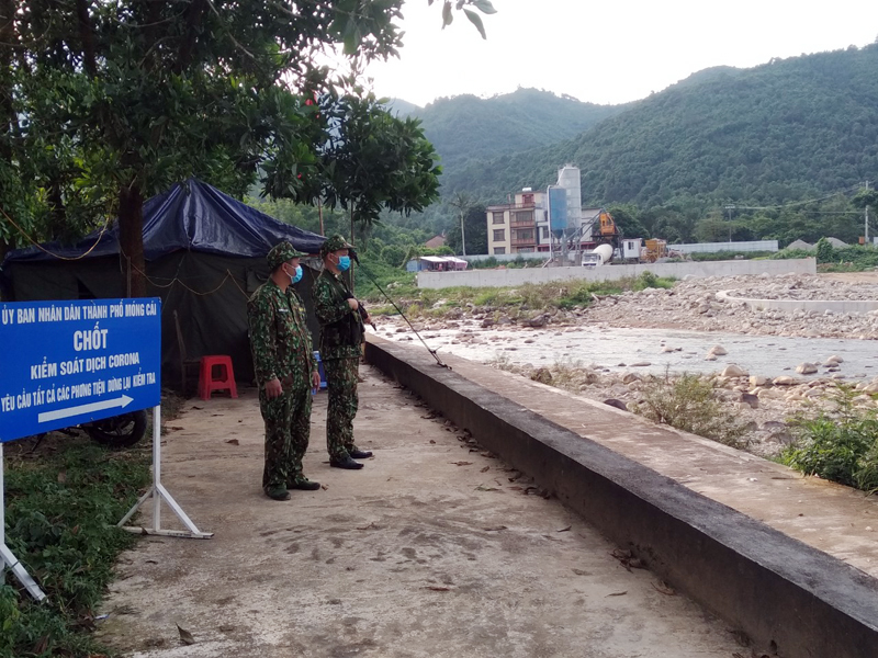 Chốt kiểm soát dịch bệnh tại khu vực Mốc 1346(2)-600 thuộc địa bàn xã Hải Sơn, TP Móng Cái được cán bộ, chiến sỹ Đồn Biên phòng Pò Hèn trực 24/24 giờ.